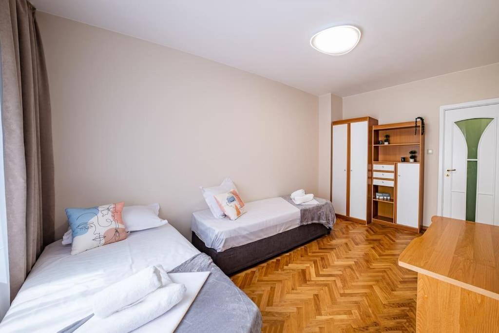 Varna Central 2Bdrm Apartment エクステリア 写真